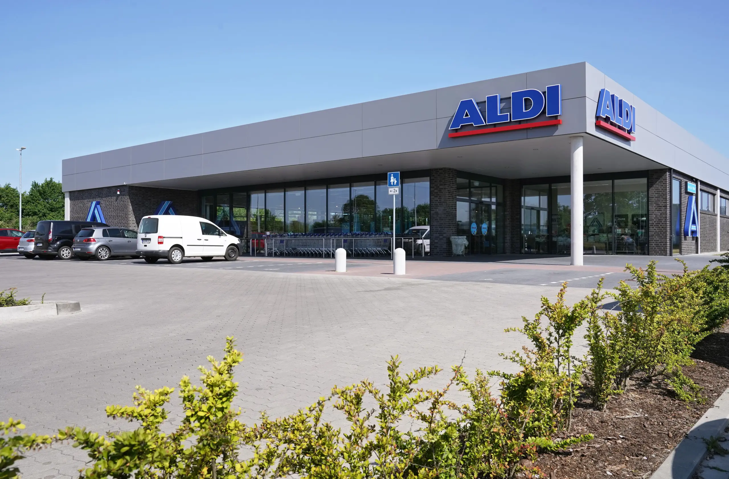 Gewerbebau eines Supermarktes